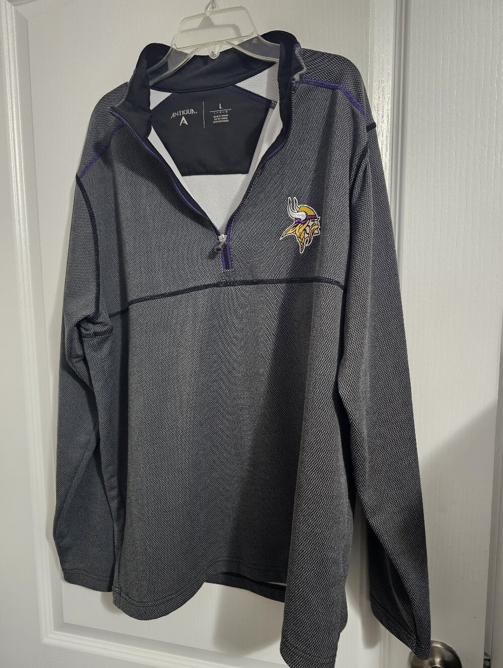 Antigua Men’s Grey Minnesota Vikings Half-Zip Pullover with Purple Trim, Large